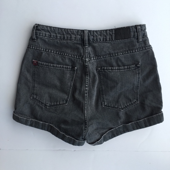 SOLD ON VINTED // Urban Outfitters shorts - Picture 2 of 2